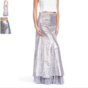 TOV Sequin Sparkle Skirt in Gorgeous Ombre Silver. Size 38 EO.    TOV